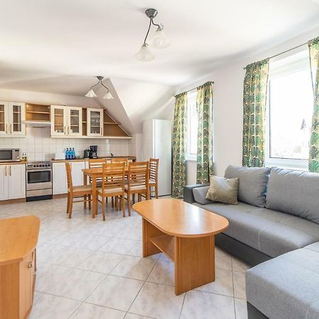 3-Bedroom Apartment Plac Neptuna By Noclegi Renters Miedzyzdroje Bagian luar foto