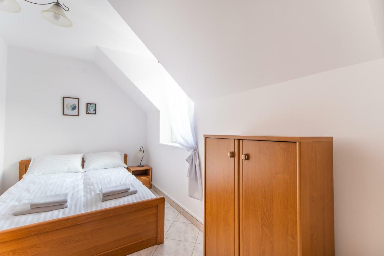 3-Bedroom Apartment Plac Neptuna By Noclegi Renters Miedzyzdroje Bagian luar foto